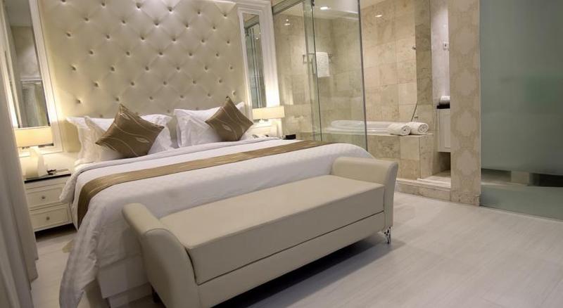 Grand Darmo Suite Hotel - Oda