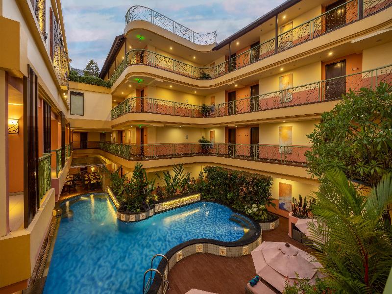 Sens Hotel & Spa + Conference Ubud Town Centre - Havuz
