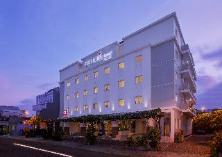 Carani Hotel Yogyakarta otel fotoğrafı