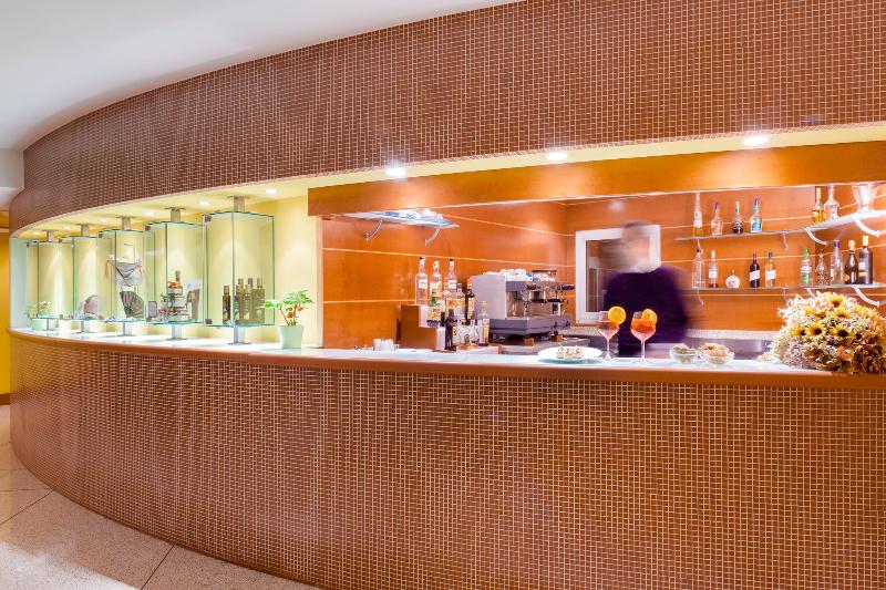 Ibis Styles Bari Giovinazzo - Bar