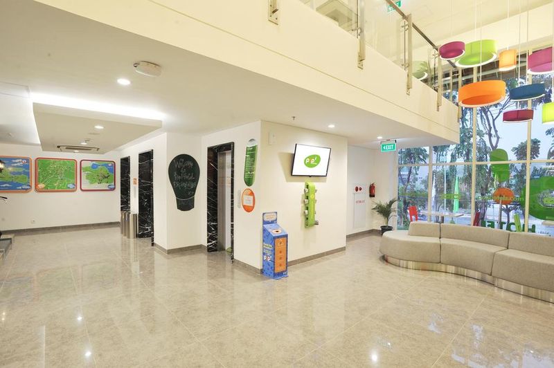 POP! Hotel Diponegoro Surabaya - Lobi