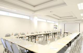 POP! Hotel Diponegoro Surabaya fotoÄŸrafÄ±