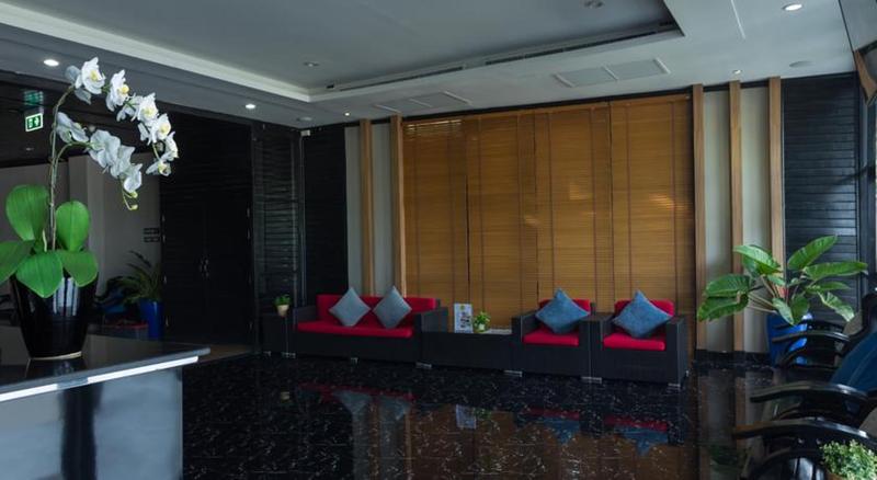 Golden Tulip Essential Pattaya Hotel - Lobi