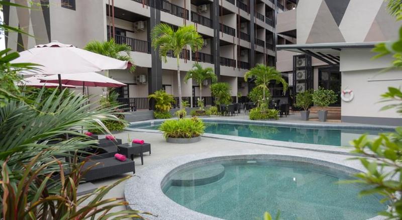 Golden Tulip Essential Pattaya Hotel - Havuz