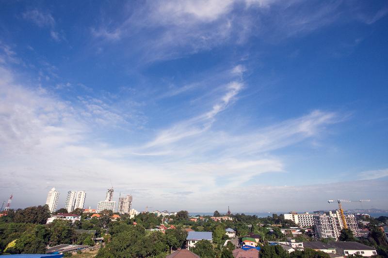 Golden Tulip Essential Pattaya Hotel - Plaj