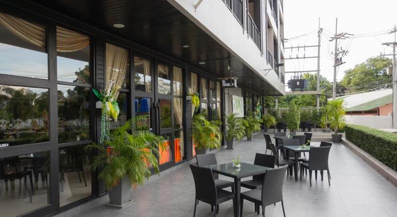 Golden Tulip Essential Pattaya Hotel - Restoran