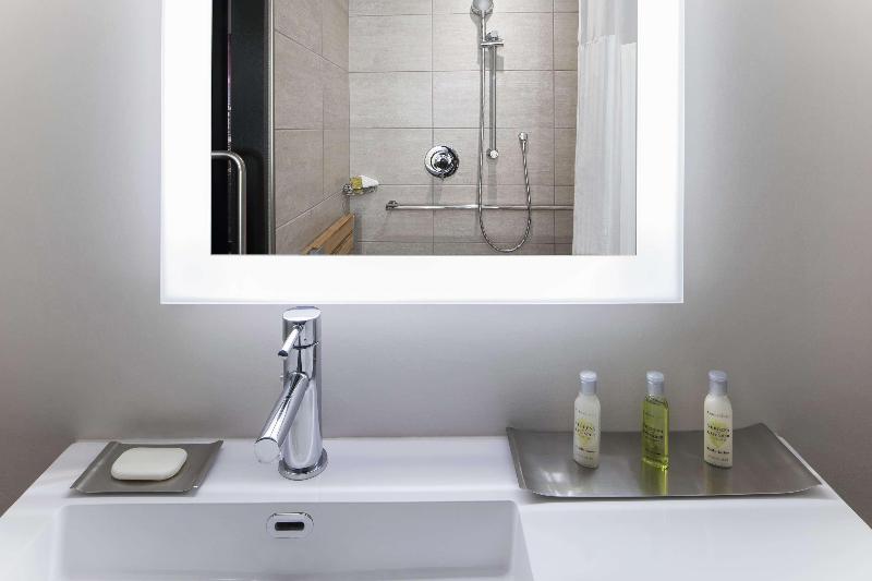 Doubletree by Hilton New York Times Square West - Oda