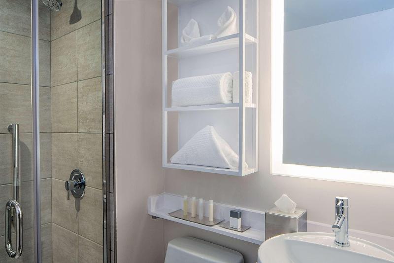 Doubletree by Hilton New York Times Square West - Oda