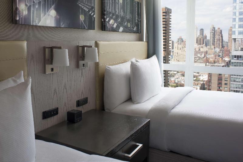 Doubletree by Hilton New York Times Square West - Oda