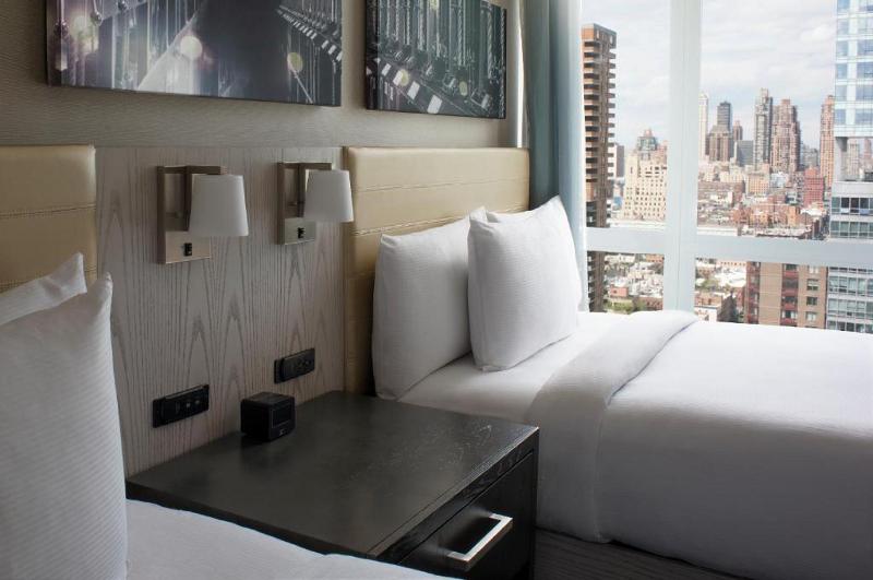 Doubletree by Hilton New York Times Square West - Oda
