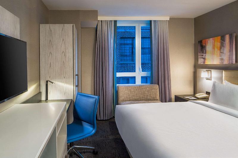 Doubletree by Hilton New York Times Square West - Oda