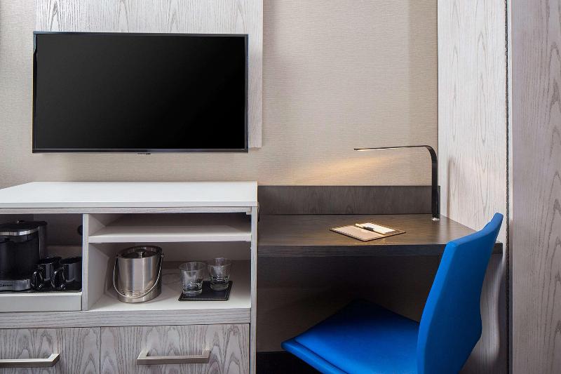 Doubletree by Hilton New York Times Square West - Oda