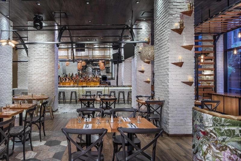 Doubletree by Hilton New York Times Square West - Restoran