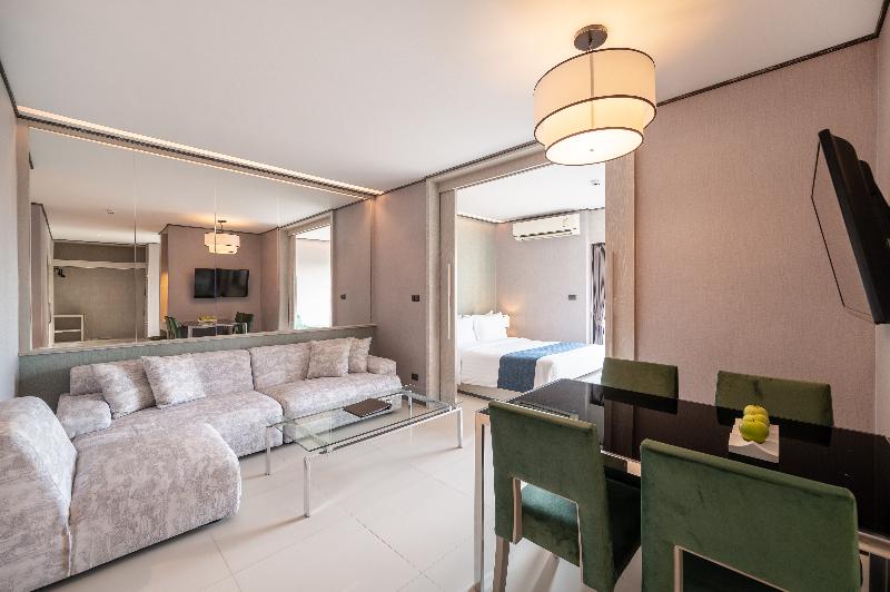 Manhattan Pattaya Hotel - Oda