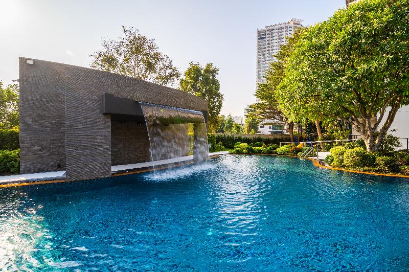 Manhattan Pattaya Hotel - Havuz