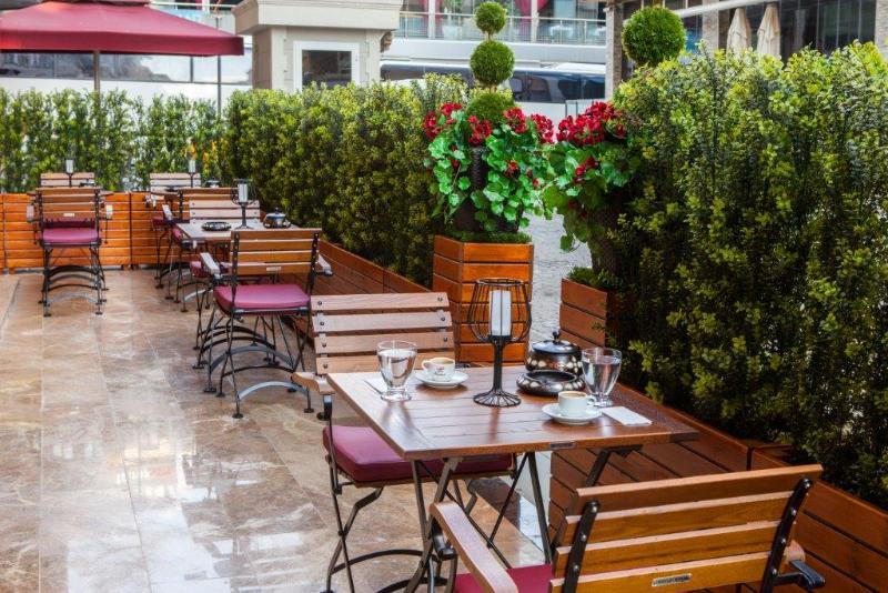Ferman Hilal Hotel - Teras