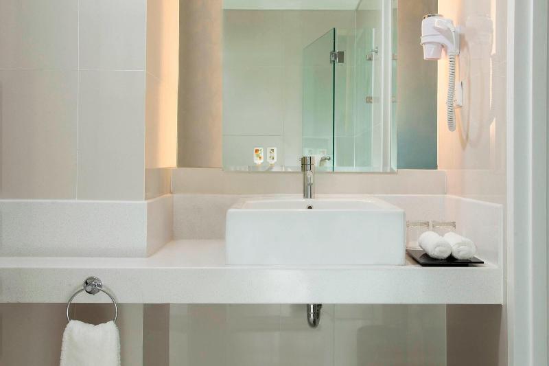 Fairfield by Marriott Surabaya - Oda