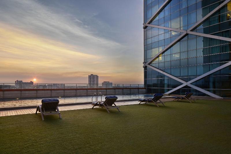 Fairfield by Marriott Surabaya - Havuz
