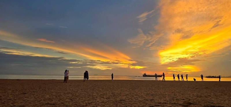 Sunday Beachfront View Jomtien Pattaya - Plaj