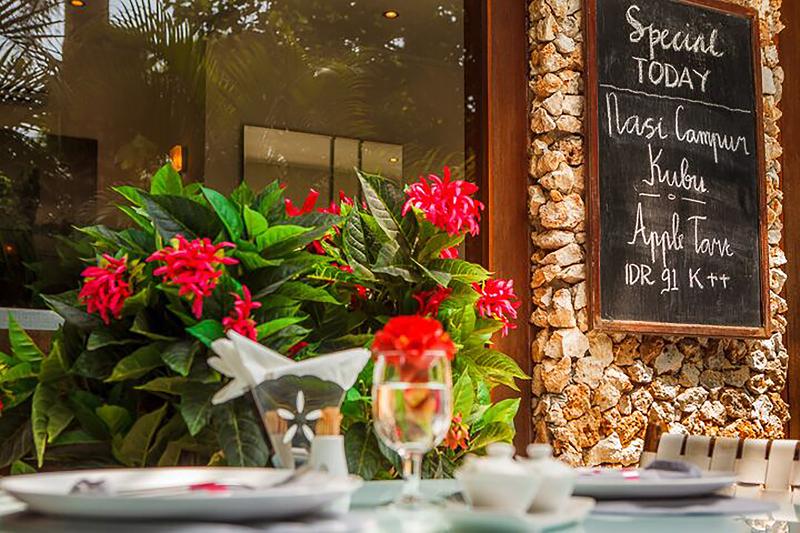 Villa Kubu Seminyak - Restoran