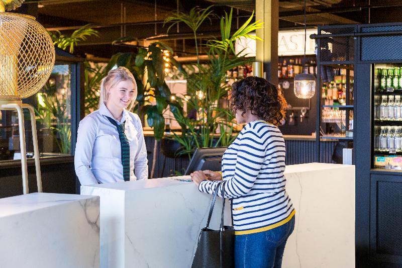 Ibis Styles Amsterdam Airport - Lobi