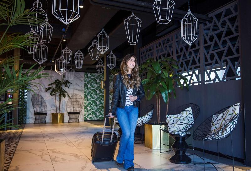Ibis Styles Amsterdam Airport - Lobi