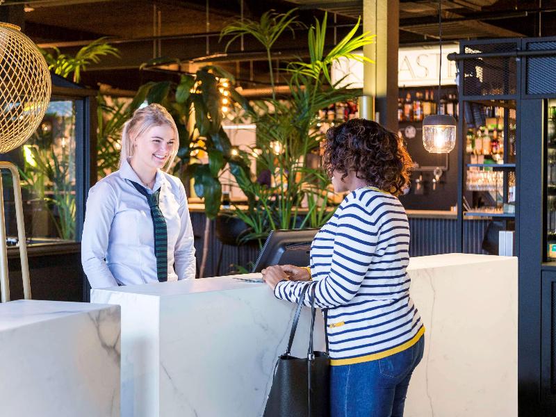 Ibis Styles Amsterdam Airport - Lobi