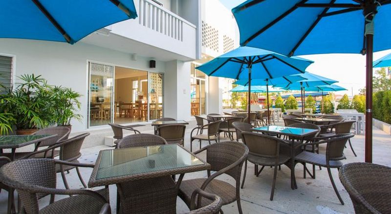 Recenta Suite Phuket Suanluang - Restoran