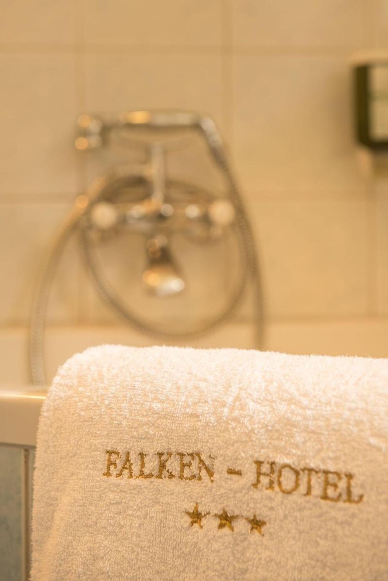 Falken - Oda