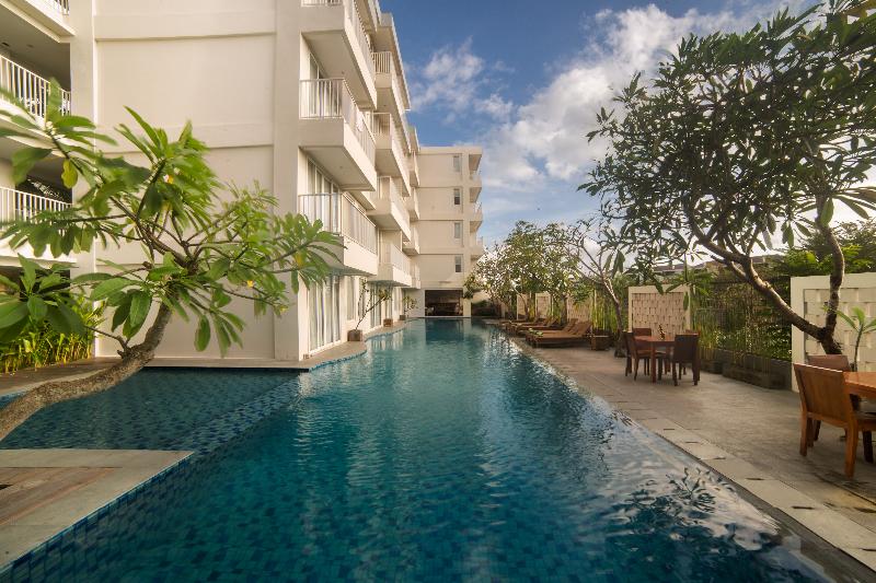 Paragon Hotel Seminyak Bali - Havuz