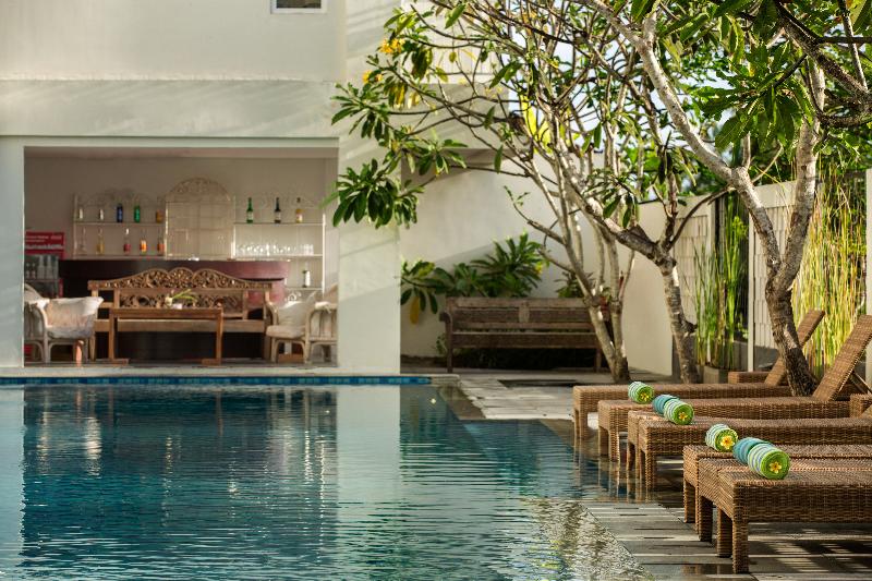 Paragon Hotel Seminyak Bali - Havuz