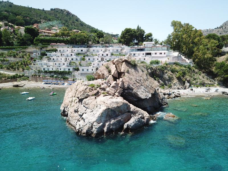Blue Bay - Genel