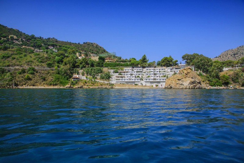 Blue Bay - Genel