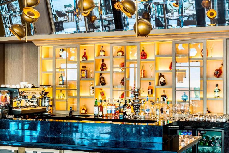 The St. Regis Maldives Vommuli Resort - Bar