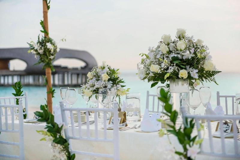 The St. Regis Maldives Vommuli Resort - Plaj