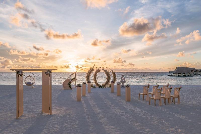The St. Regis Maldives Vommuli Resort - Plaj