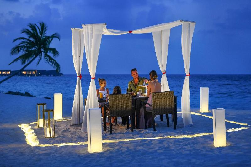 The St. Regis Maldives Vommuli Resort - Plaj