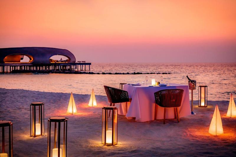 The St. Regis Maldives Vommuli Resort - Plaj