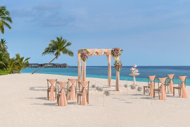 The St. Regis Maldives Vommuli Resort - Plaj