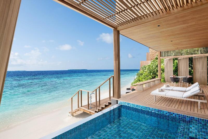 The St. Regis Maldives Vommuli Resort - Plaj