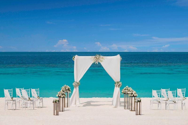 The St. Regis Maldives Vommuli Resort - Plaj