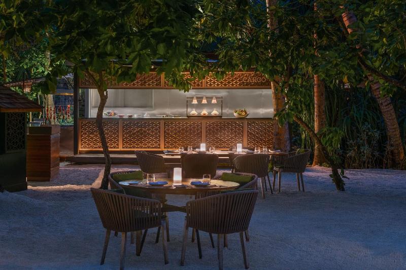 The St. Regis Maldives Vommuli Resort - Restoran