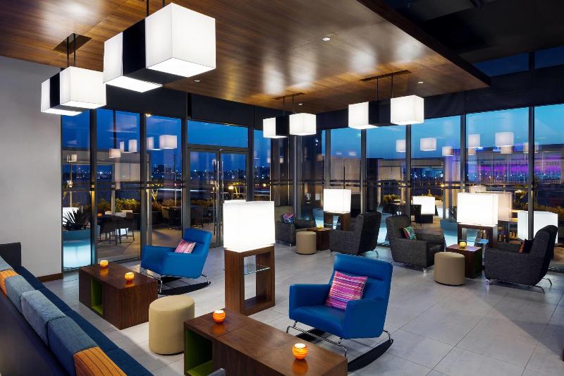 Aloft Dhahran - Lobi