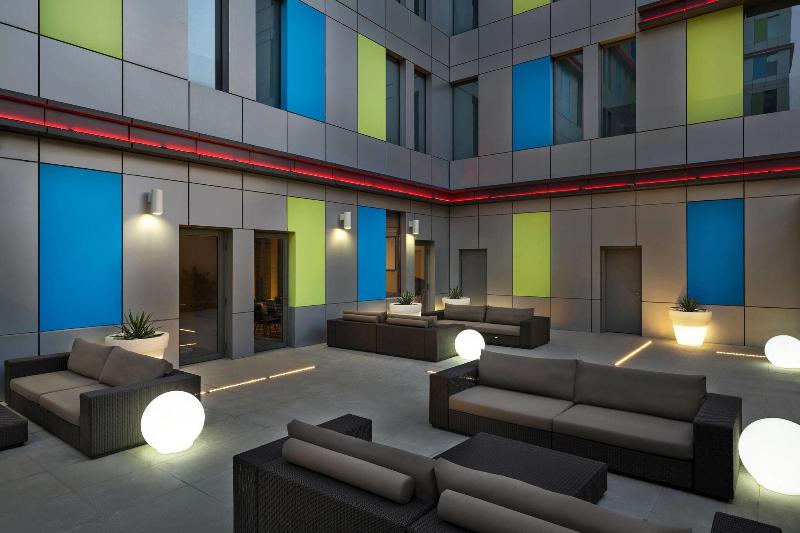 Aloft Dhahran - Lobi
