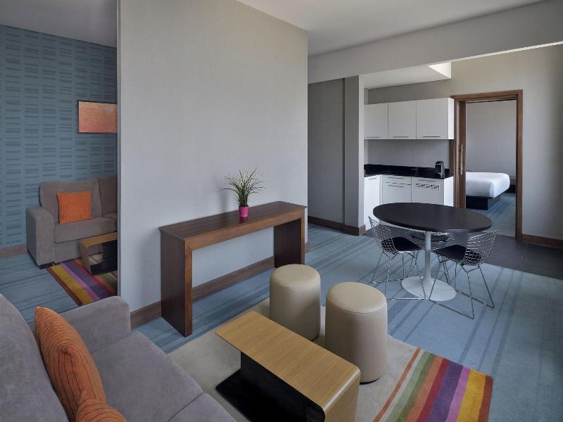 Aloft Dhahran - Oda