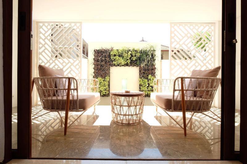 The Bandha Hotel & Suites - Oda
