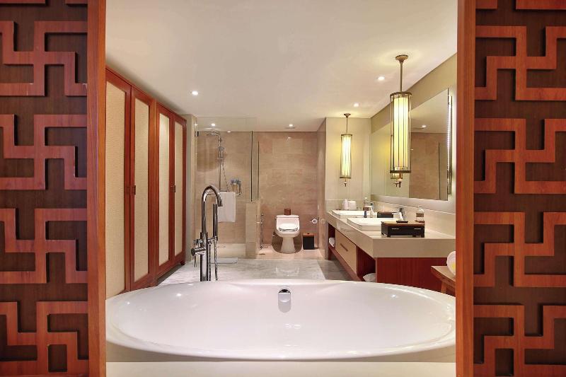 The Bandha Hotel & Suites - Oda