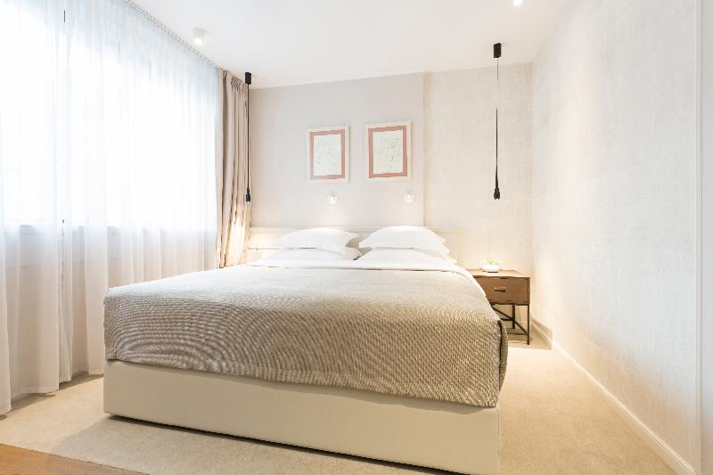 Envoy Hotel Belgrade - Oda