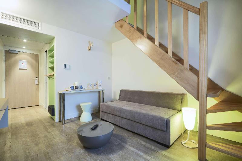 Kyriad Paris 18 Porte De Clignancourt Hotel - Oda