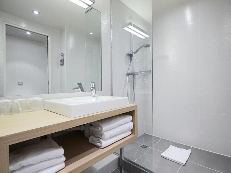 Kyriad Paris 18 Porte De Clignancourt Hotel - Oda